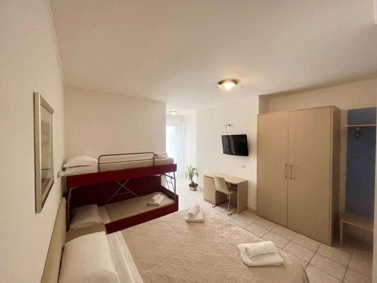 Hotel Rosen Garden Milano Marittima Esterno foto