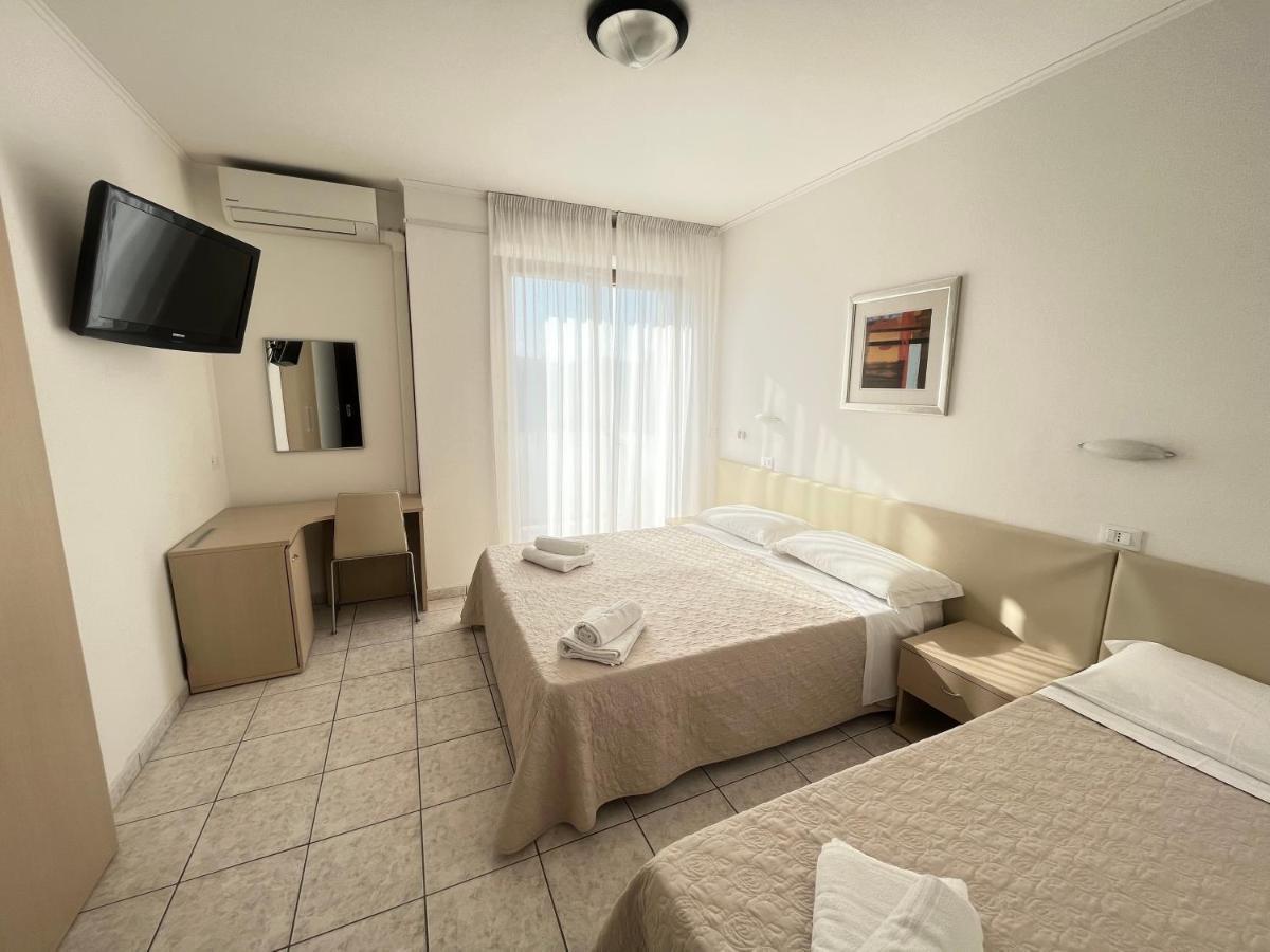 Hotel Rosen Garden Milano Marittima Esterno foto
