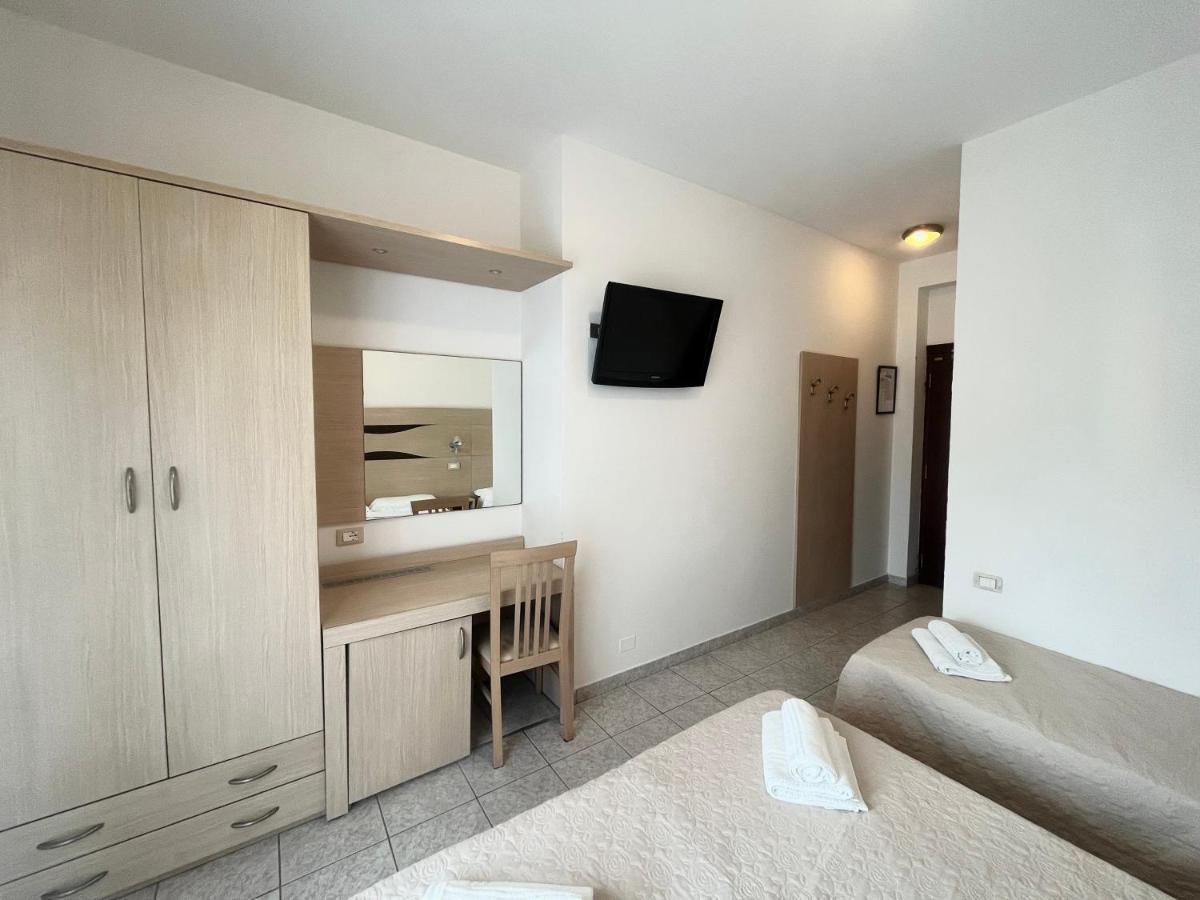 Hotel Rosen Garden Milano Marittima Esterno foto