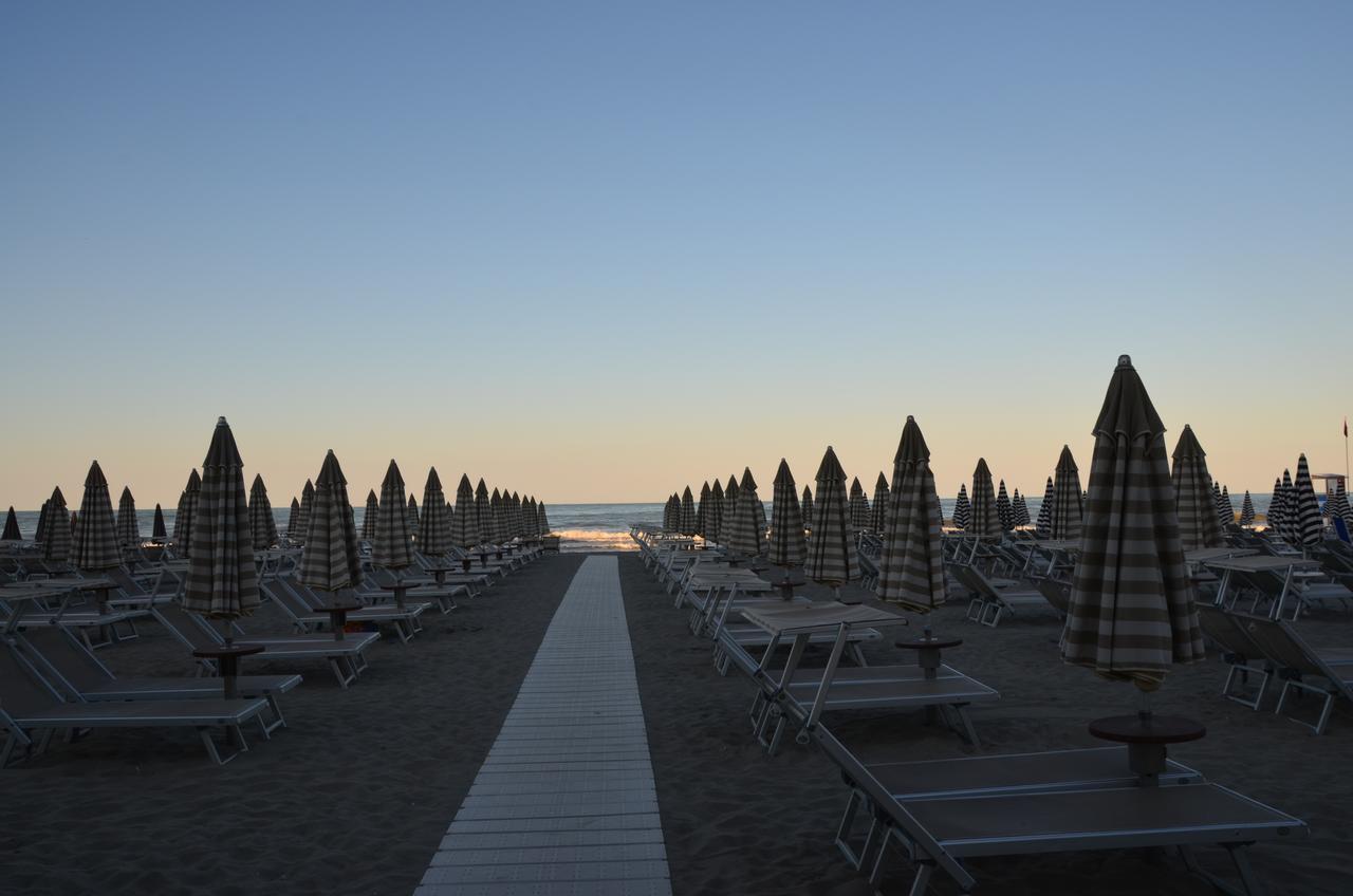 Hotel Rosen Garden Milano Marittima Esterno foto