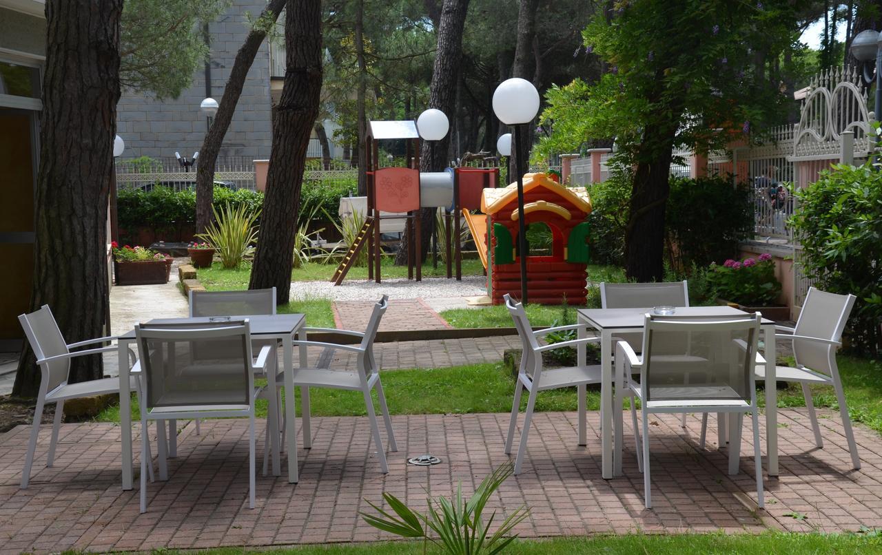 Hotel Rosen Garden Milano Marittima Esterno foto