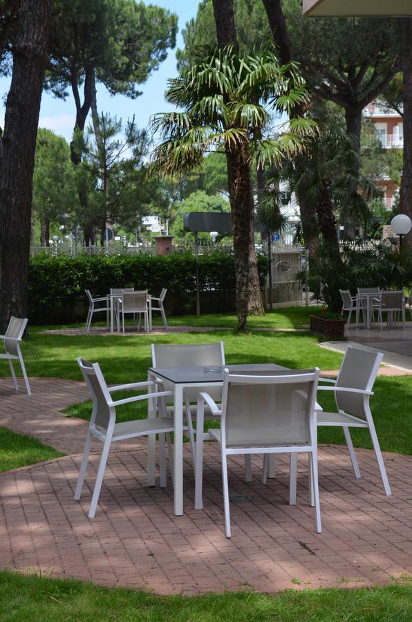 Hotel Rosen Garden Milano Marittima Esterno foto