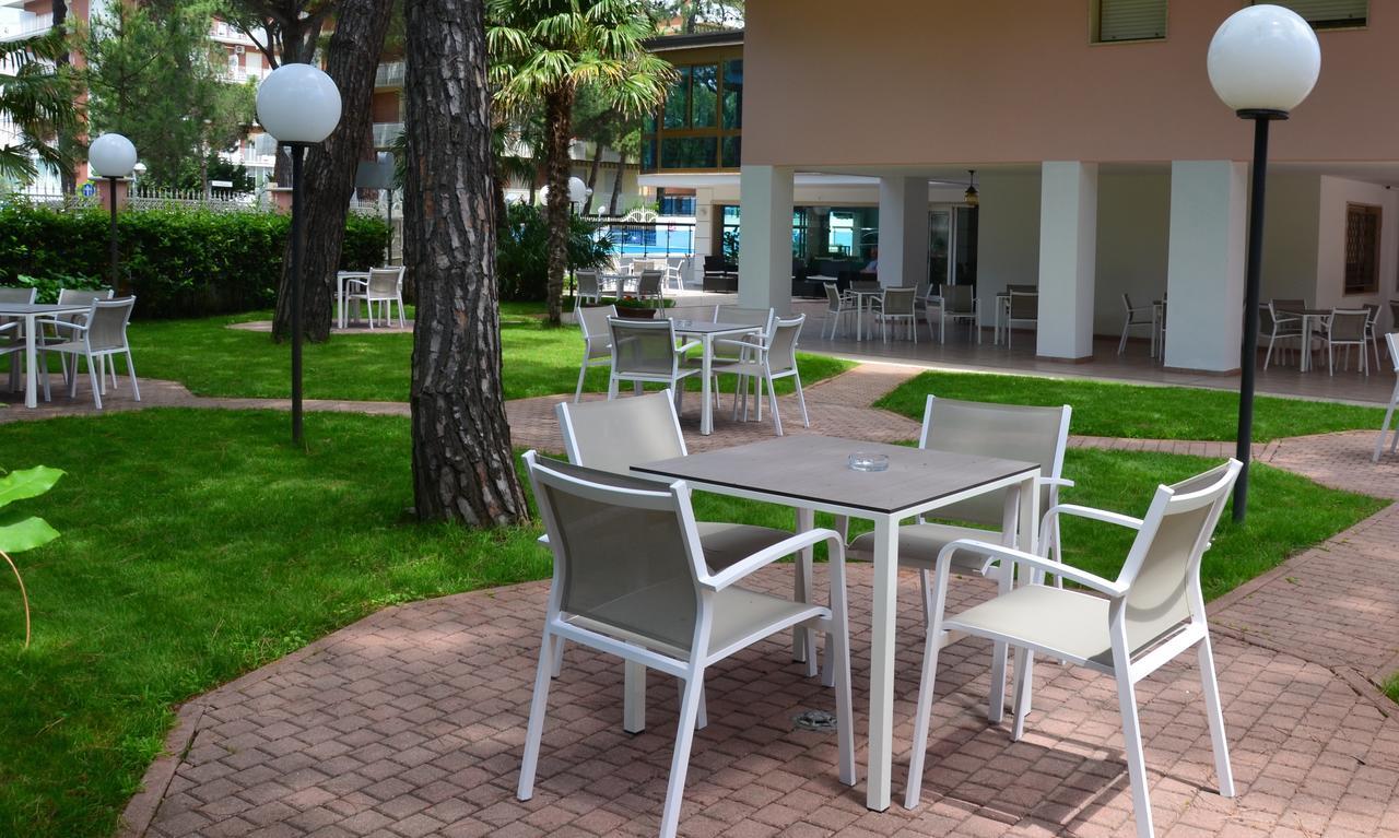 Hotel Rosen Garden Milano Marittima Esterno foto
