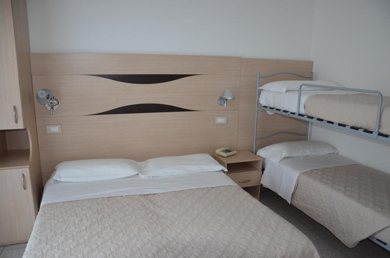 Hotel Rosen Garden Milano Marittima Esterno foto